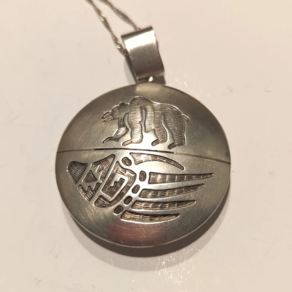 Vintage Navajo Sterling silver bear necklace - Picture 2 of 6